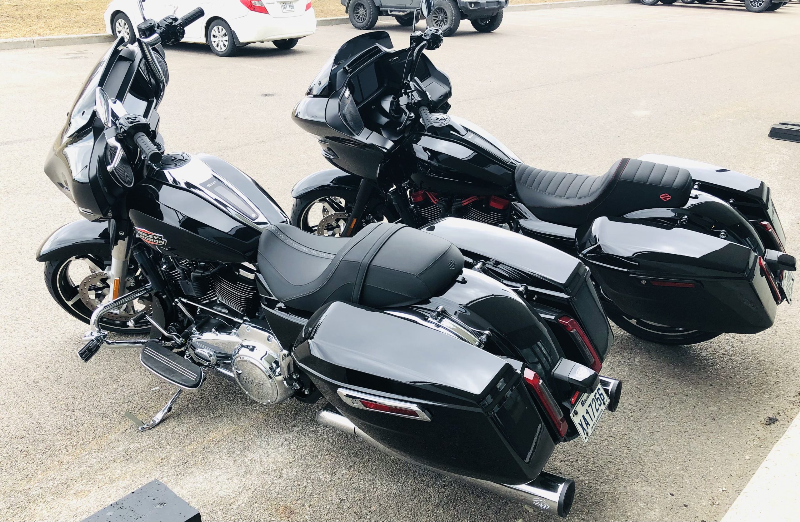 harley-davidson road glide and street glide